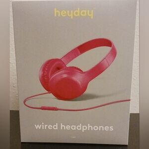 Heyday Wired Headphones - HOT PINK - New In Box Sealed 3.5mm Aux Plug